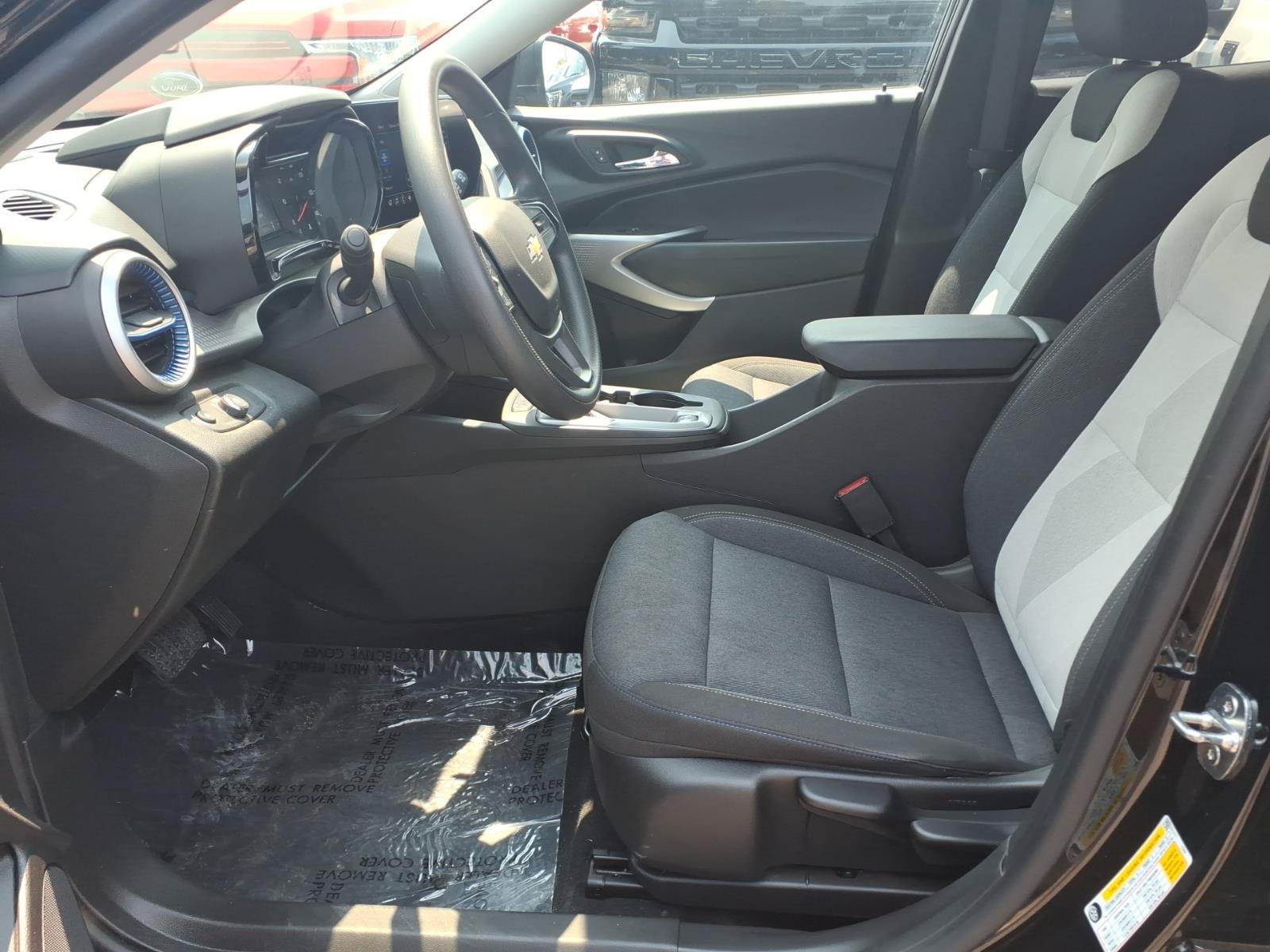 Used 2024 Chevrolet Trax LS FWD image 20