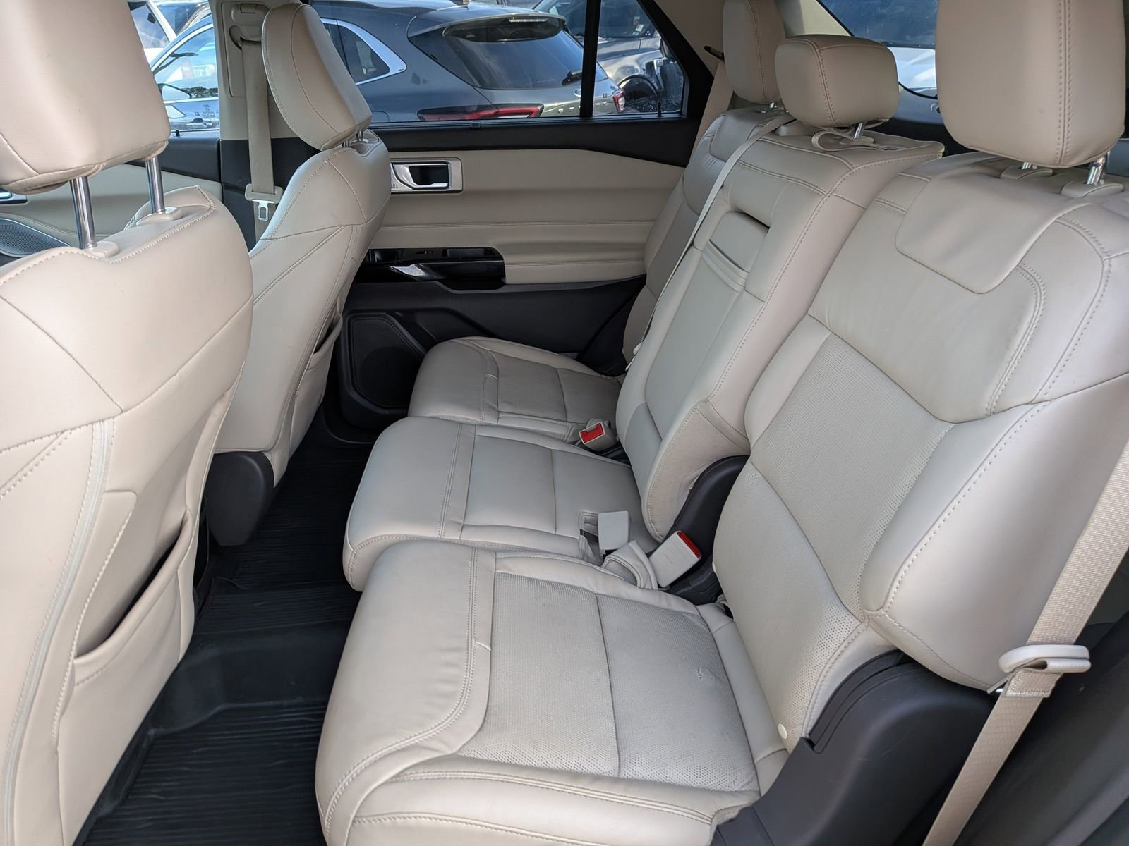 Certified 2021 Ford Explorer Platinum w/ Equipment Group 601A image 15