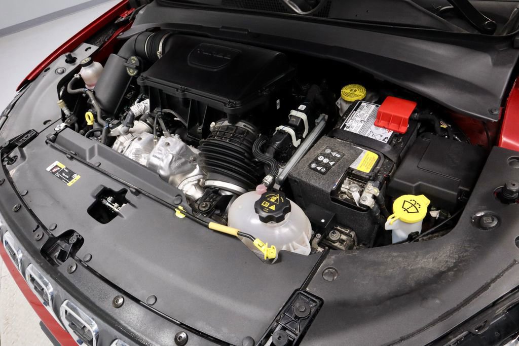 Used 2025 Jeep Compass Latitude image 17