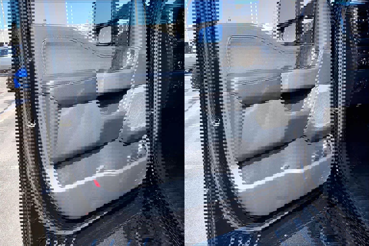 Certified 2024 Ford F350 Lariat w/ Tremor Off-Road Package image 22