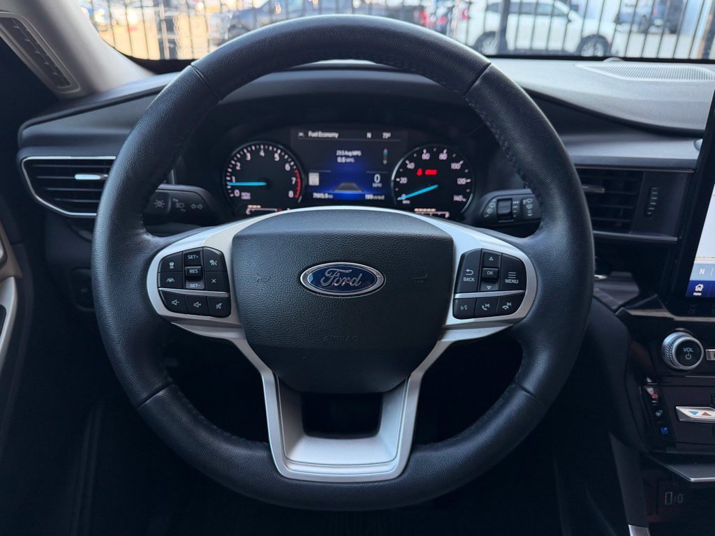 Certified 2022 Ford Explorer Limited w/ Limited Technology Package AWD/4WD image 15