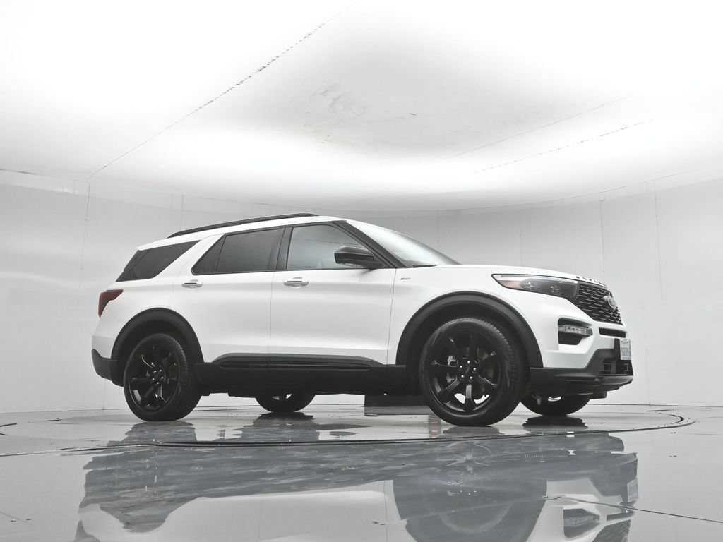 Certified 2023 Ford Explorer ST-Line w/ Class IV Trailer Tow Package RWD image 3