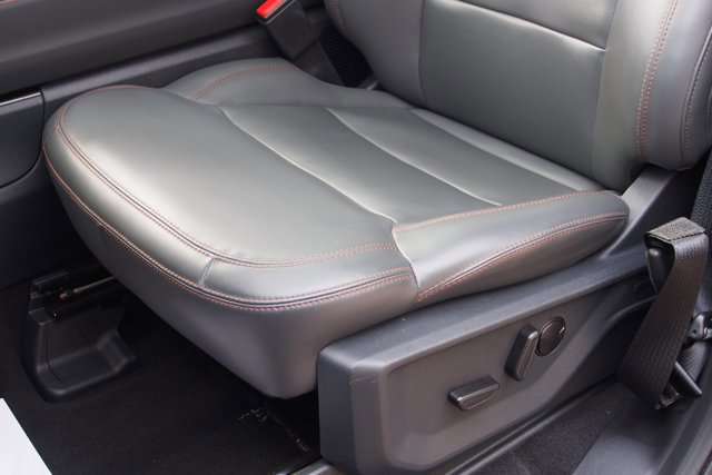 Certified 2025 Ford Expedition Active image 21