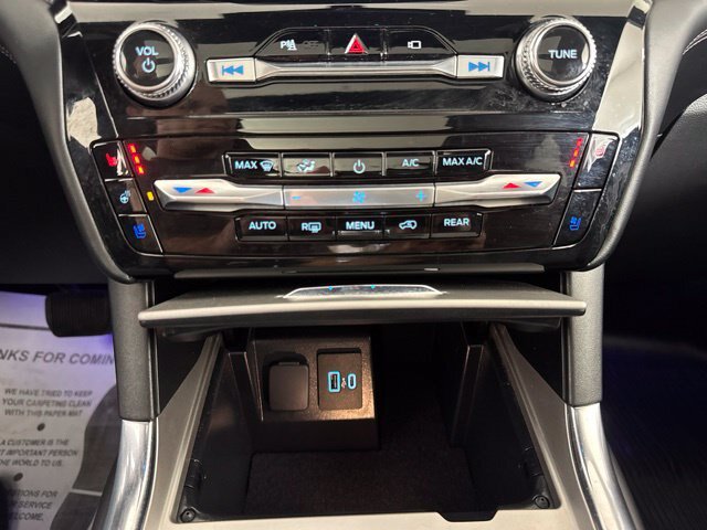 Certified 2023 Ford Explorer Platinum w/ Technology Package AWD/4WD image 17