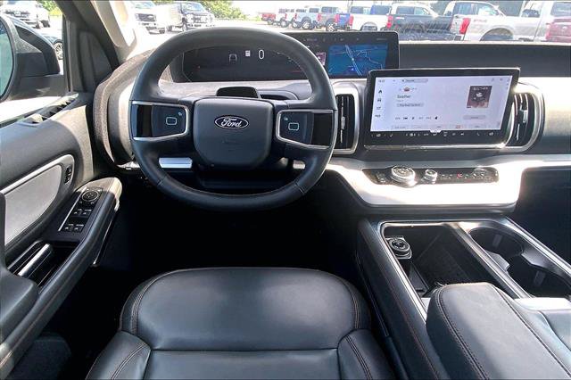 Certified 2025 Ford Expedition Active AWD/4WD image 4