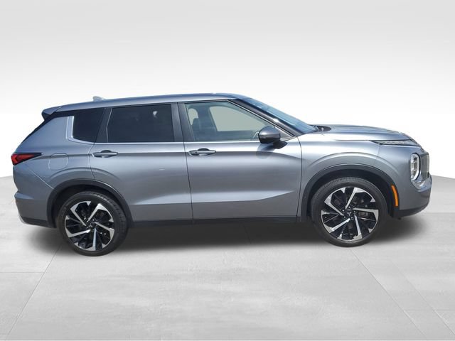 Used 2024 Mitsubishi Outlander SE AWD/4WD image 3