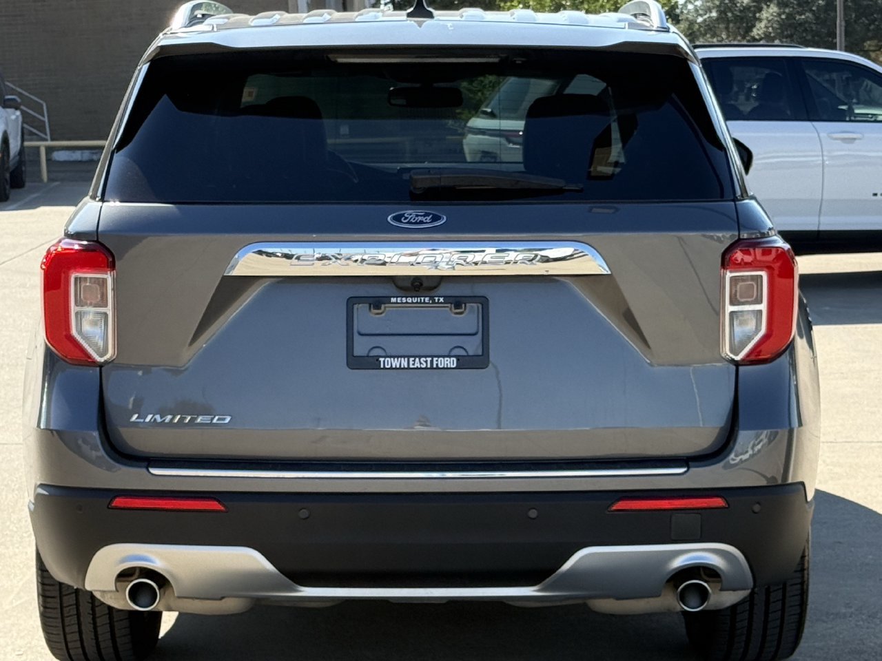 Certified 2022 Ford Explorer Limited w/ Equipment Group 301A RWD image 6