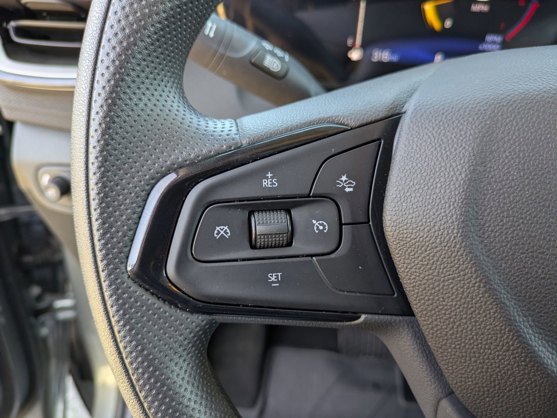 Used 2025 Chevrolet TrailBlazer LT w/ Driver Confidence Package image 18