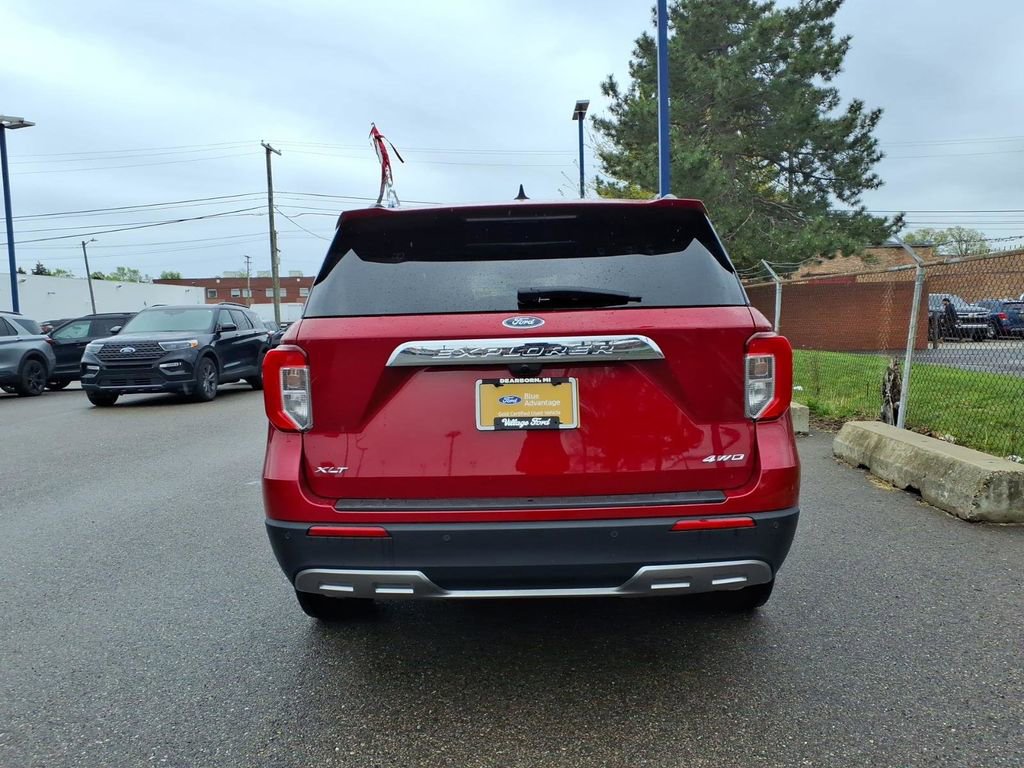 Certified 2023 Ford Explorer XLT w/ Equipment Group 202A AWD/4WD image 7