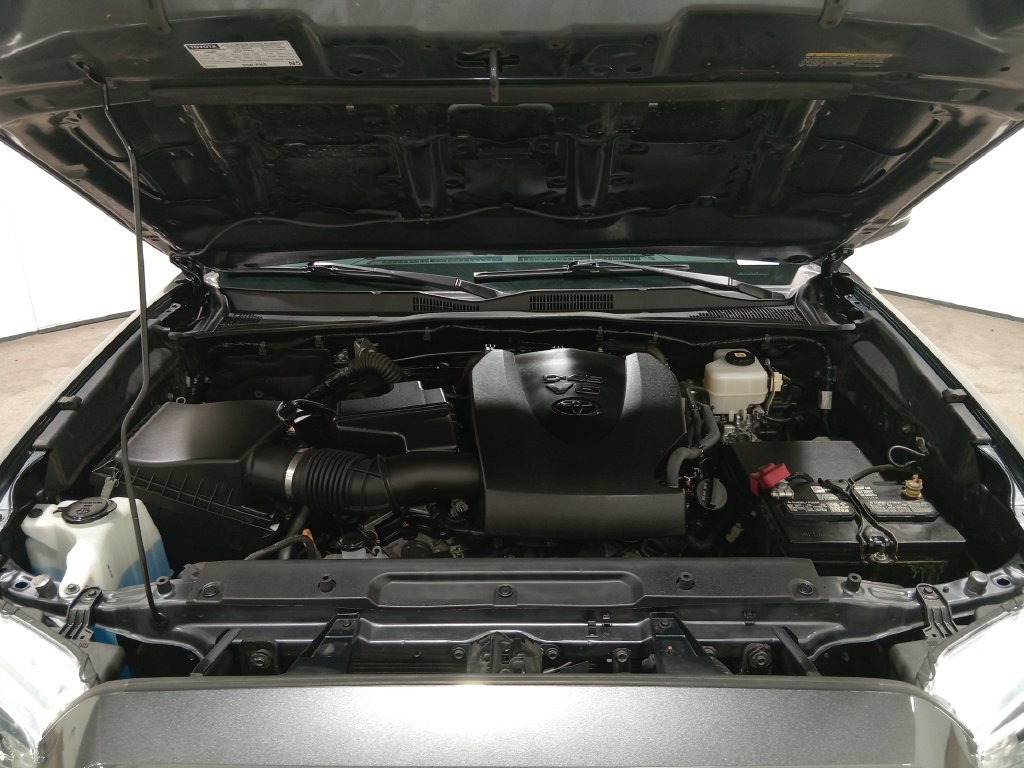 Used 2022 Toyota Tacoma TRD Off-Road AWD/4WD image 12