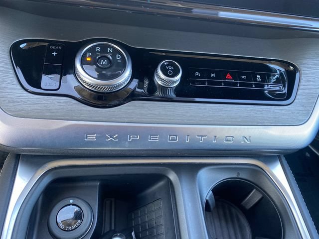 Certified 2025 Ford Expedition Platinum AWD/4WD image 23