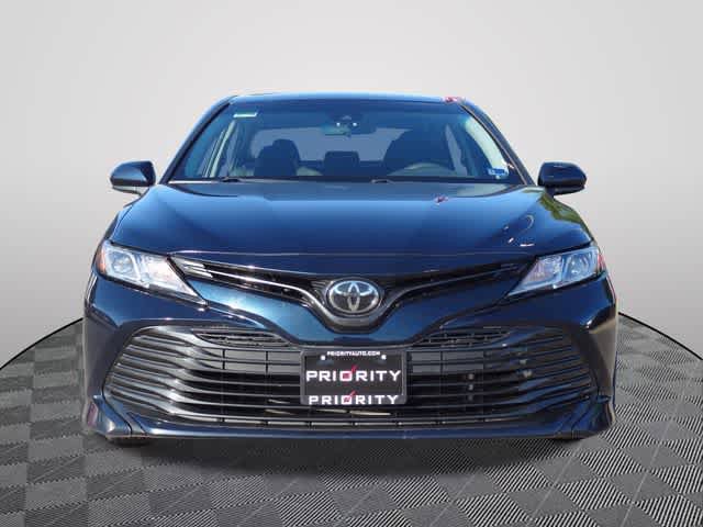 Used 2019 Toyota Camry LE FWD image 5