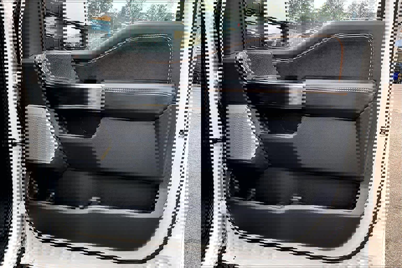 Certified 2024 Ford F350 Platinum image 24