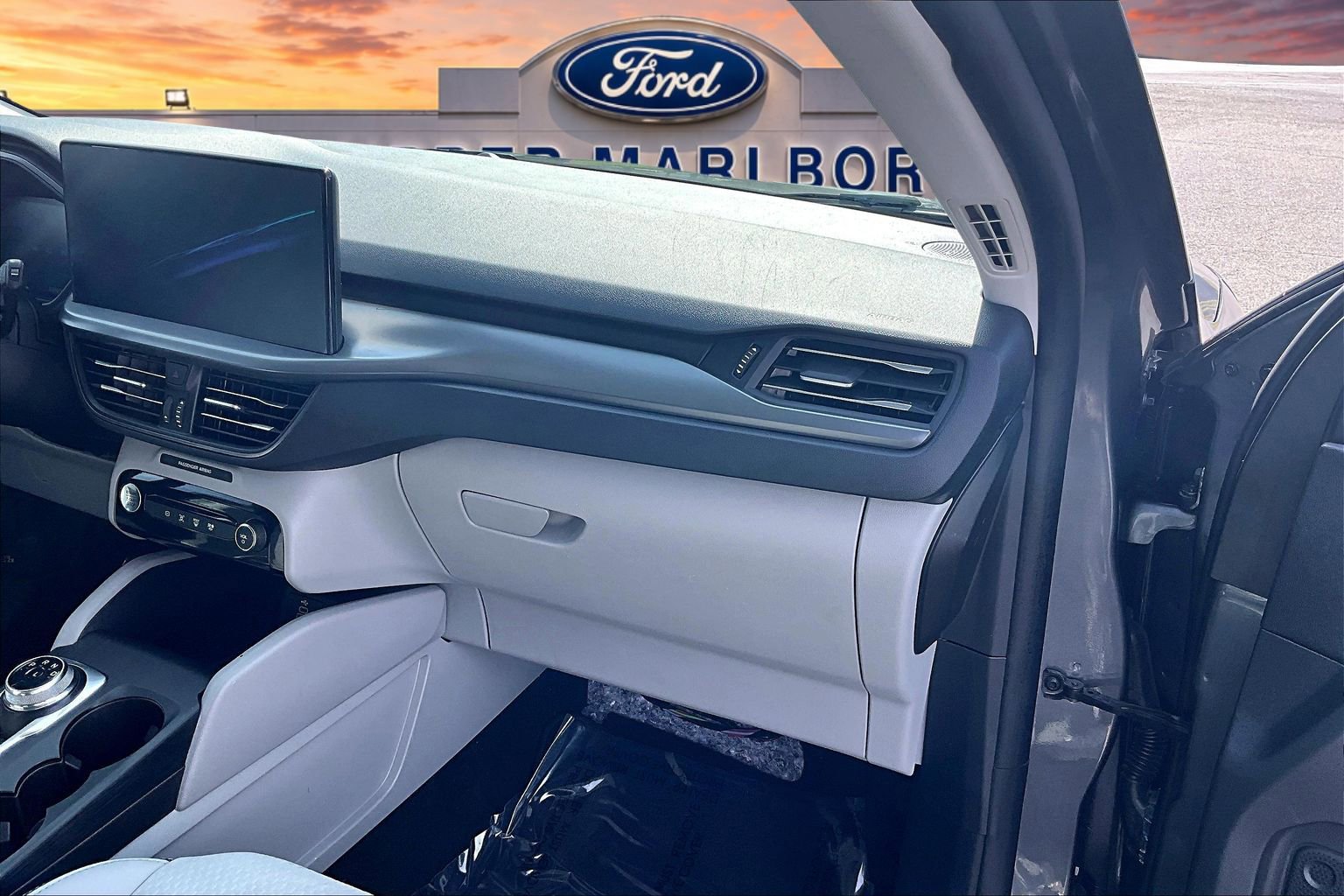 Certified 2025 Ford Escape SE FWD image 17