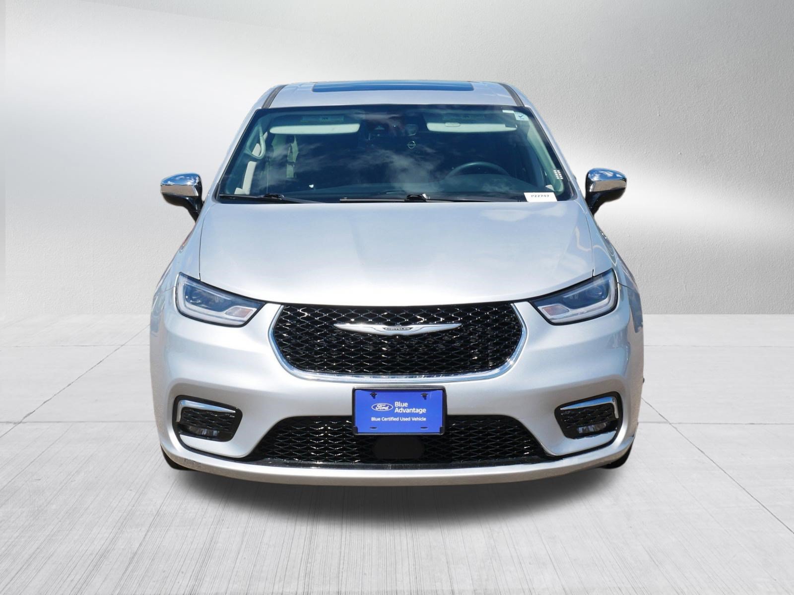 Used 2023 Chrysler Pacifica Limited FWD video 2