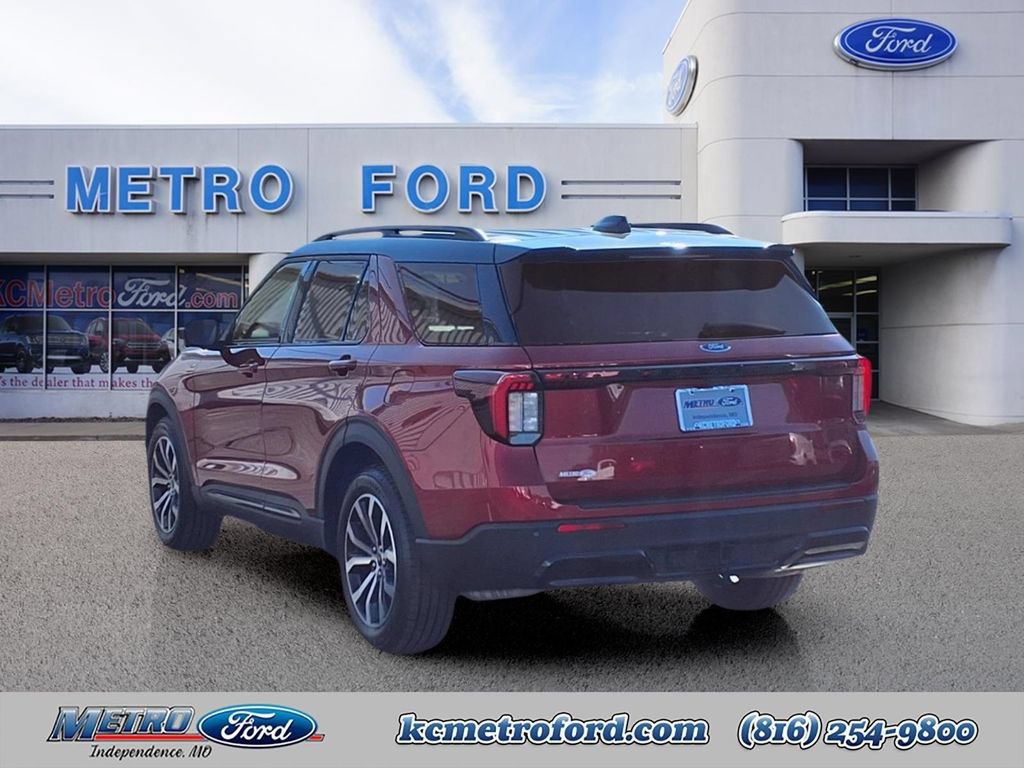 Certified 2025 Ford Explorer ST-Line w/ Premium Package RWD image 5