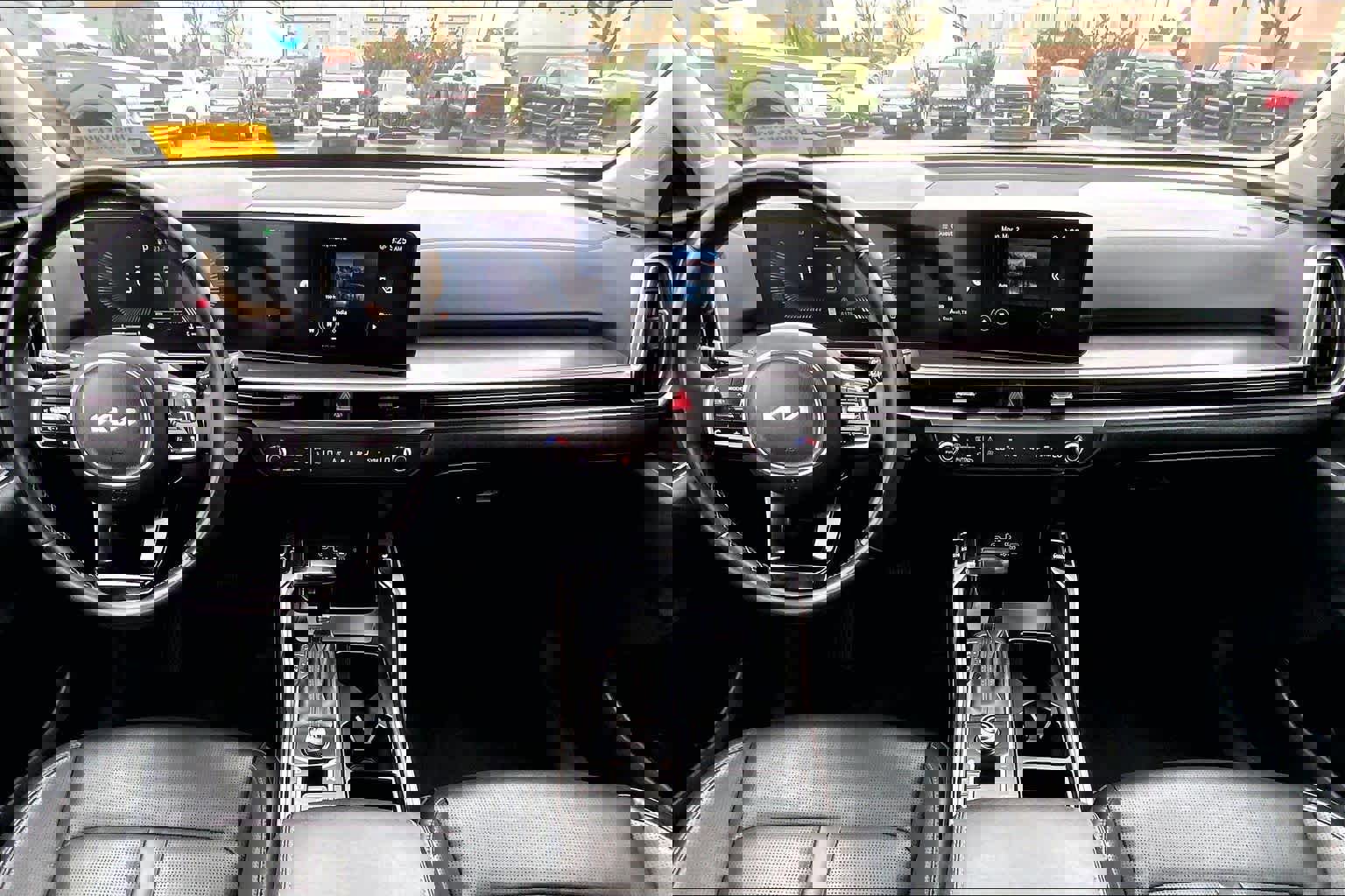 Used 2024 Kia Sorento S image 13