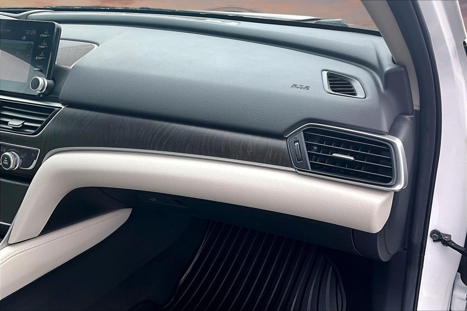 Used 2021 Honda Accord Touring image 17