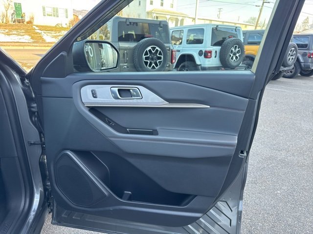 Certified 2025 Ford Explorer Active image 30