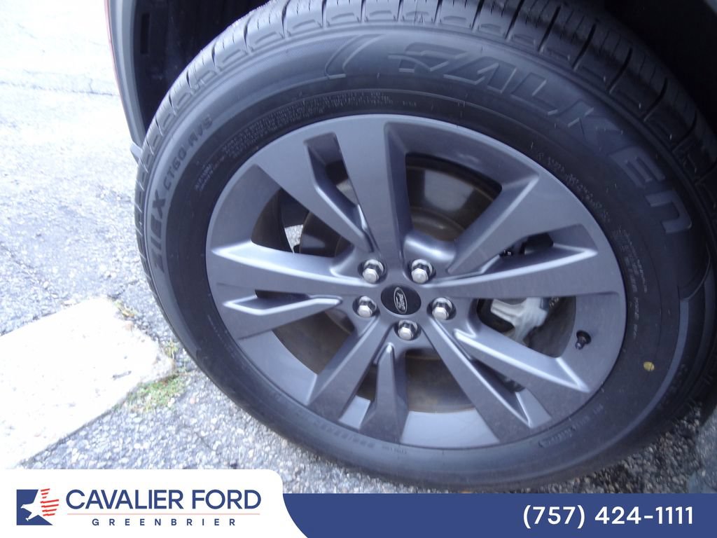 Certified 2022 Ford Explorer XLT w/ Equipment Group 202A RWD image 39