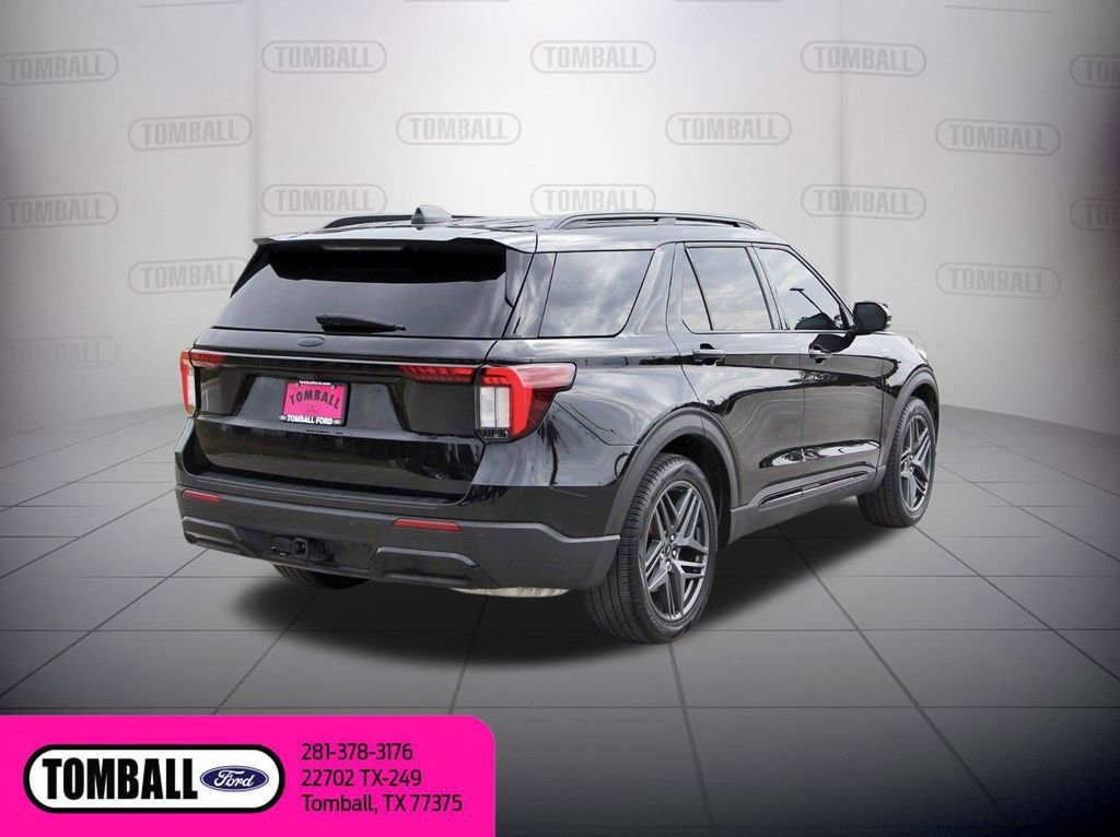 Certified 2025 Ford Explorer ST-Line w/ Premium Package RWD image 5