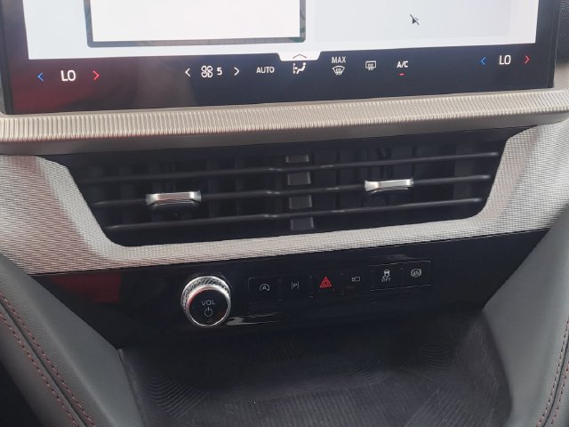 Certified 2026 Ford Explorer Active AWD/4WD image 11
