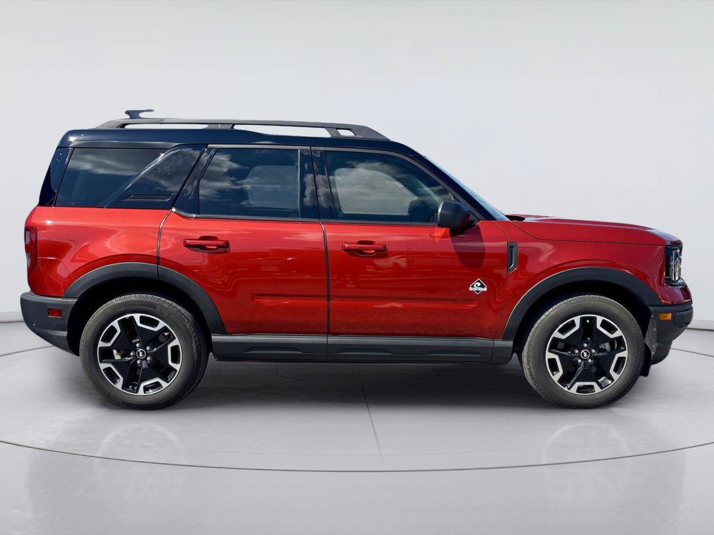 Certified 2024 Ford Bronco Sport Outer Banks w/ Tech Package AWD/4WD image 2
