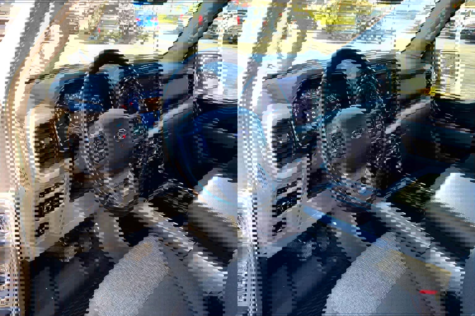 Certified 2022 Ford F150 XLT w/ Equipment Group 302A High image 16