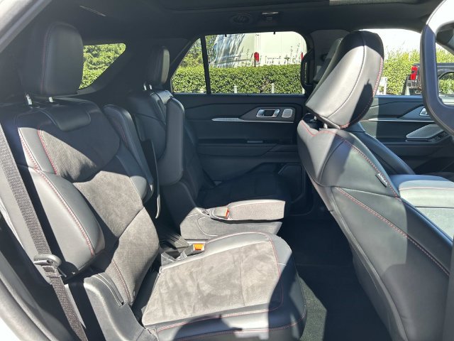Certified 2025 Ford Explorer ST AWD/4WD image 32