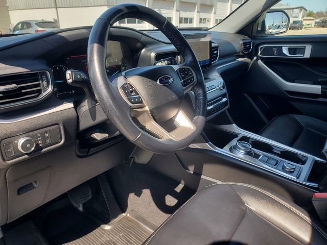 Certified 2021 Ford Explorer XLT w/ Equipment Group 202A image 10