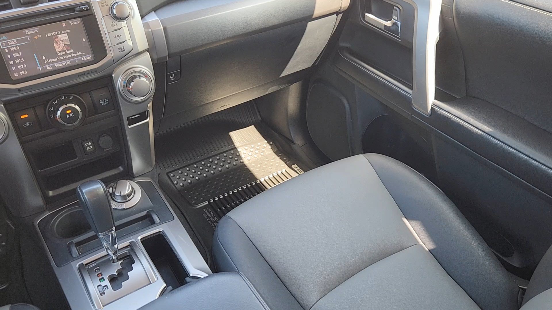 Used 2019 Toyota 4Runner SR5 Premium AWD/4WD image 33