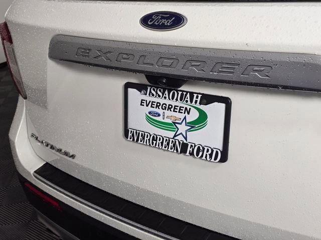 Certified 2023 Ford Explorer Platinum w/ Technology Package AWD/4WD image 14
