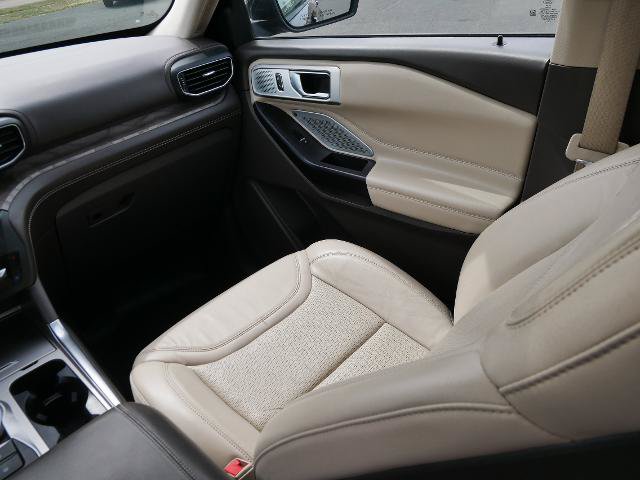 Certified 2020 Ford Explorer Platinum w/ Premium Technology Package AWD/4WD image 18