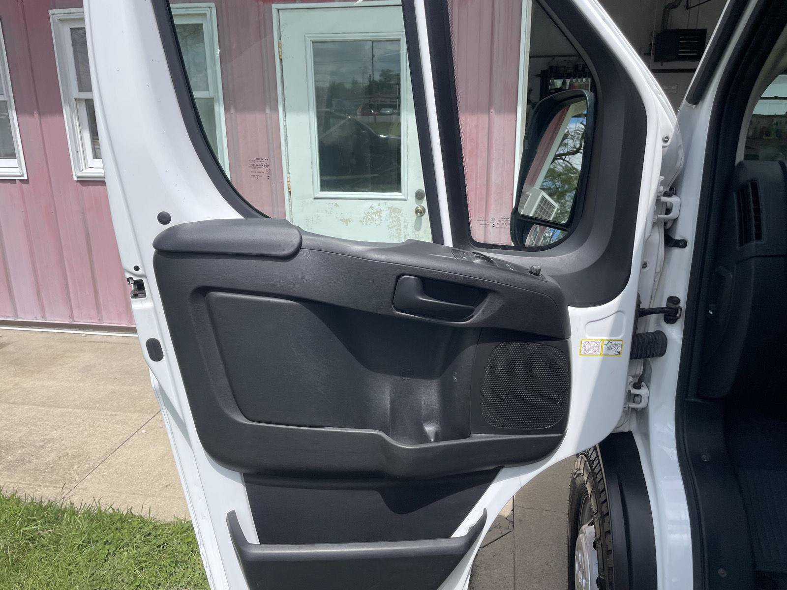 Used 2023 RAM ProMaster 2500 w/ Premium Appearance Group FWD image 13