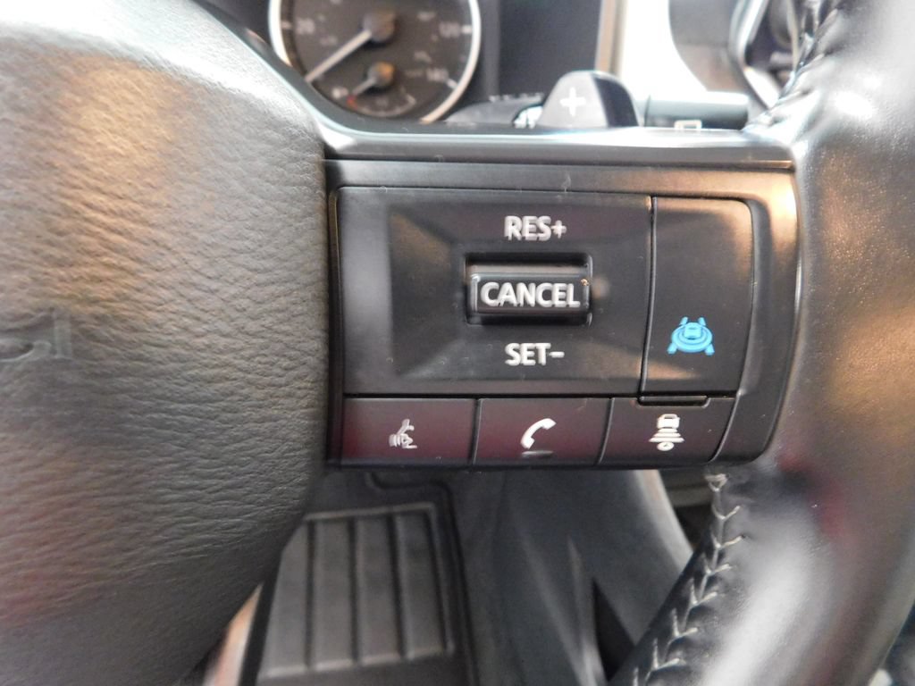 Used 2025 Nissan Rogue SV AWD/4WD image 23