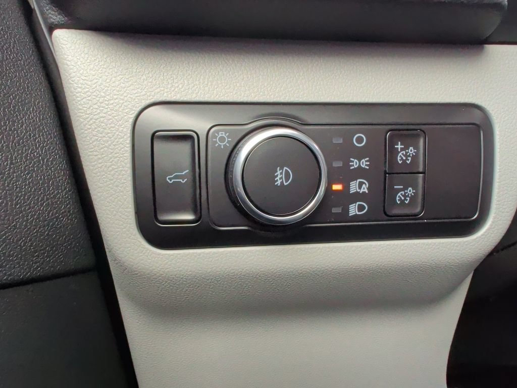 Certified 2023 Ford Escape Platinum AWD/4WD image 29