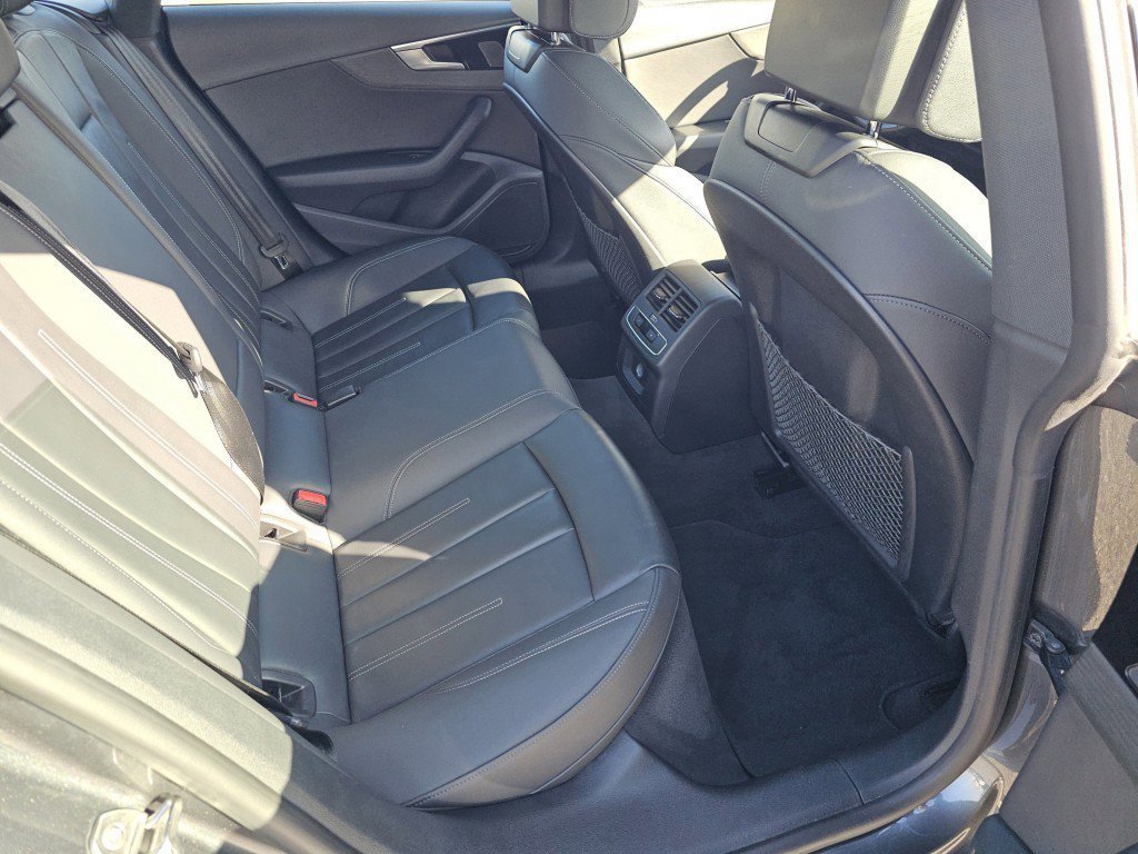 Used 2022 Audi A5 2.0T Premium image 11