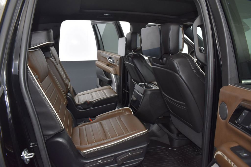 Used 2025 GMC Yukon XL Denali Ultimate AWD/4WD image 28