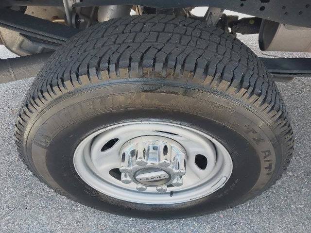 Certified 2025 Ford F250 XL w/ XL Chrome Package AWD/4WD image 11