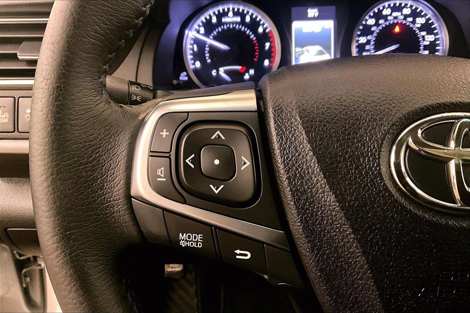 Used 2017 Toyota Camry XLE w/ Moonroof Package image 17