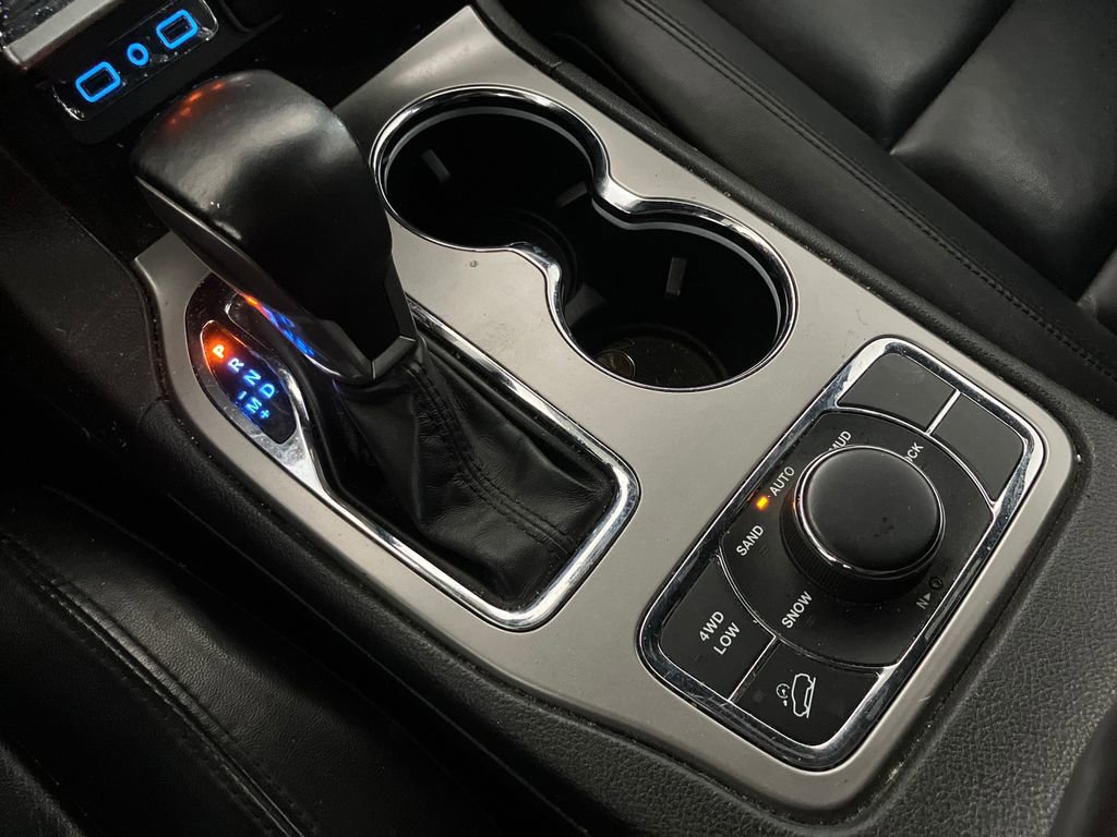 Used 2022 Jeep Grand Cherokee Limited w/ Trailer Tow Group IV image 27