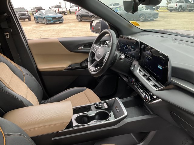 Used 2025 Chevrolet Equinox ACTIV w/ Safety and Technology Package FWD image 18