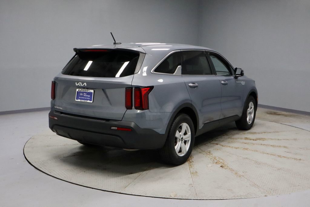 Used 2023 Kia Sorento LX FWD image 10