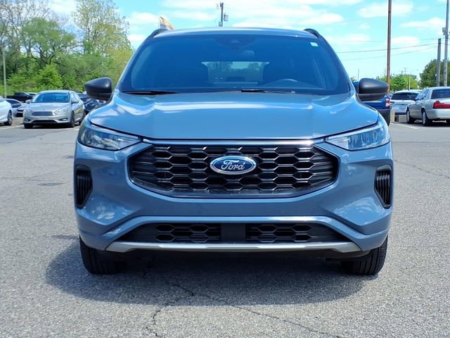 Certified 2024 Ford Escape ST-Line w/ Tech Pack #1 AWD/4WD image 2