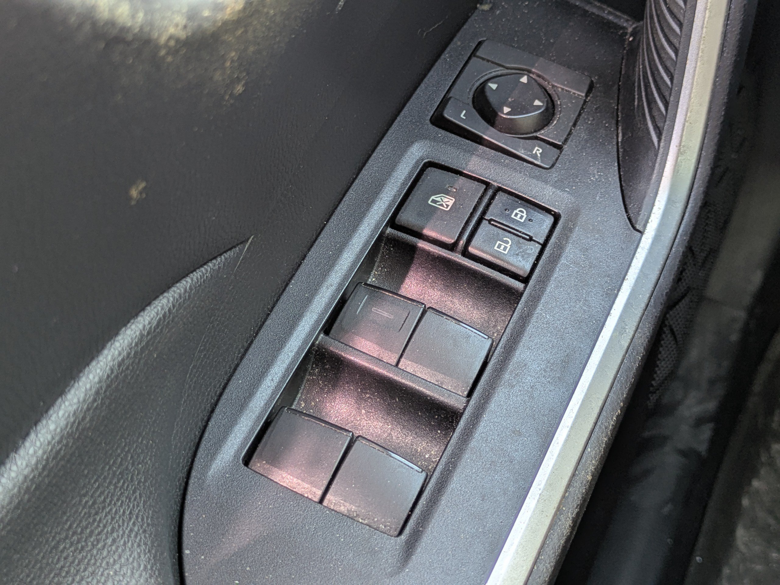Used 2020 Toyota RAV4 XLE w/ Convenience Package FWD image 21