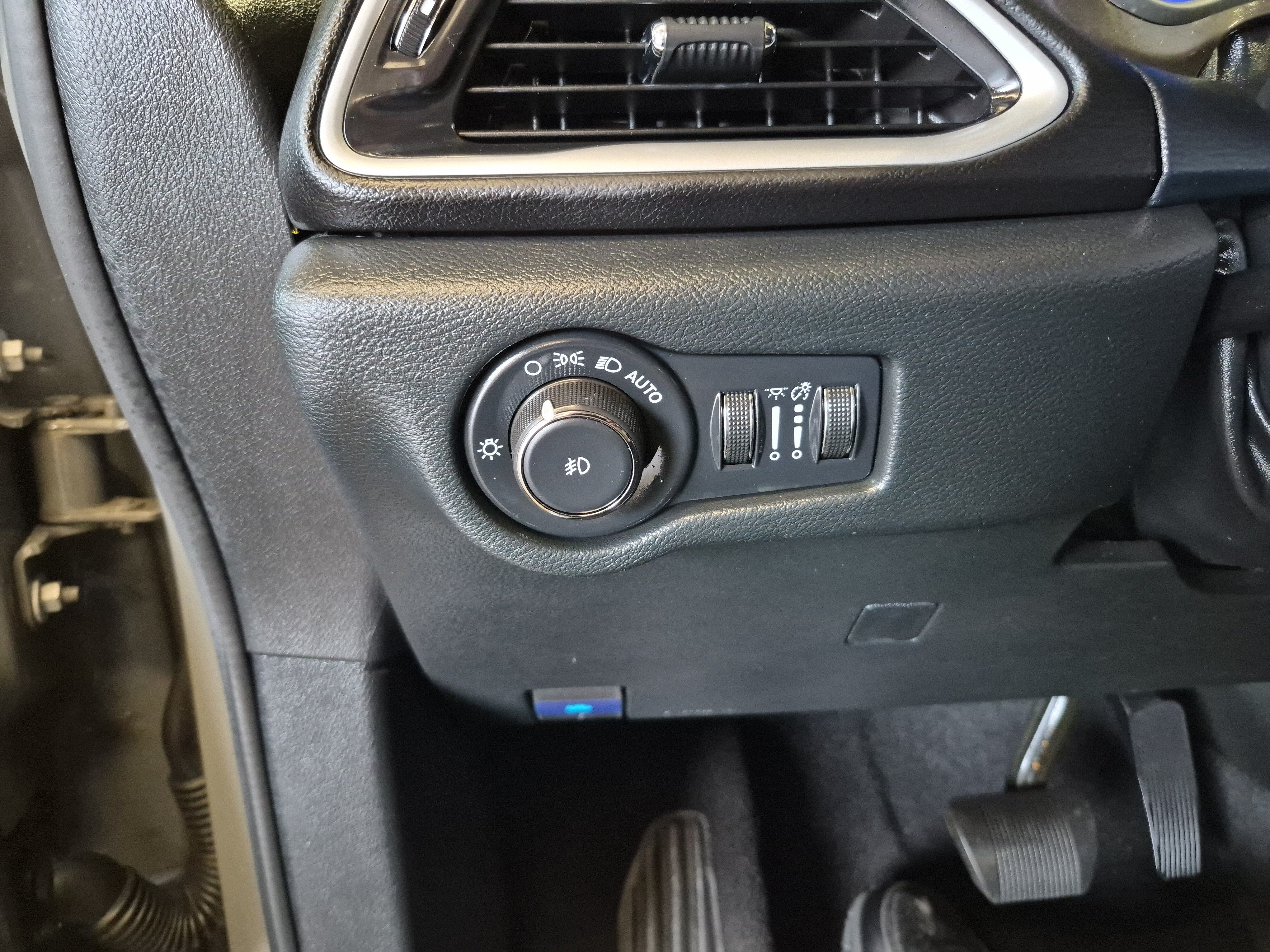 Used 2025 Chrysler Pacifica Select FWD image 21