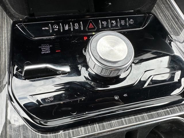 Used 2022 Jeep Wagoneer Series III w/ Convenience Group I AWD/4WD image 19