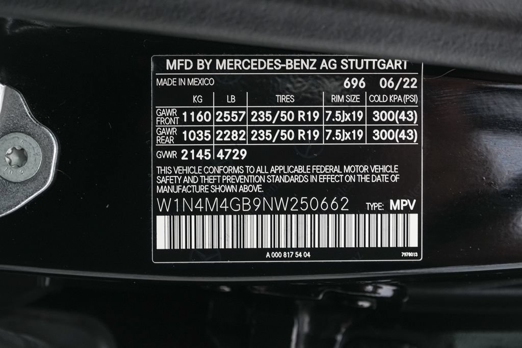 Used 2022 Mercedes-Benz GLB 250 w/ Premium Package Lite image 31