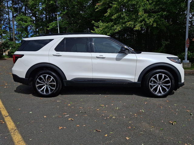 Certified 2025 Ford Explorer ST-Line AWD/4WD image 12