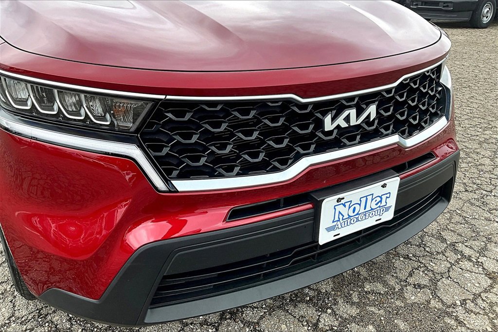 Used 2022 Kia Sorento LX image 28